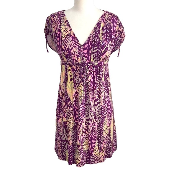 H&M Dresses & Skirts - H&M floral vneck above the knee dress with adjustable ties in women’s small